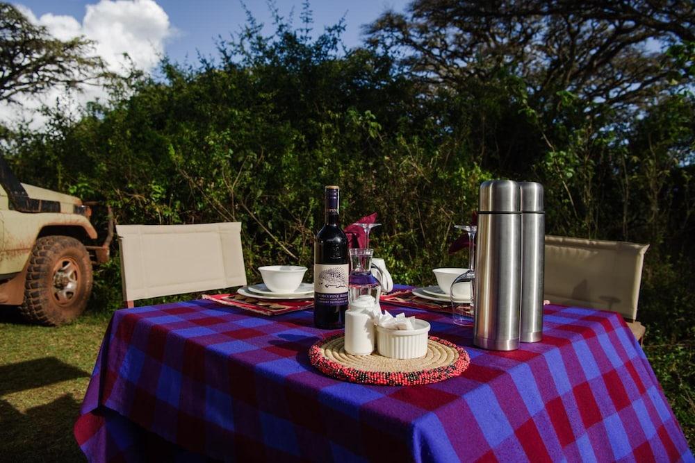 Karibu Camps And Lodges Lions Paw Ngorongoro Karatu Esterno foto